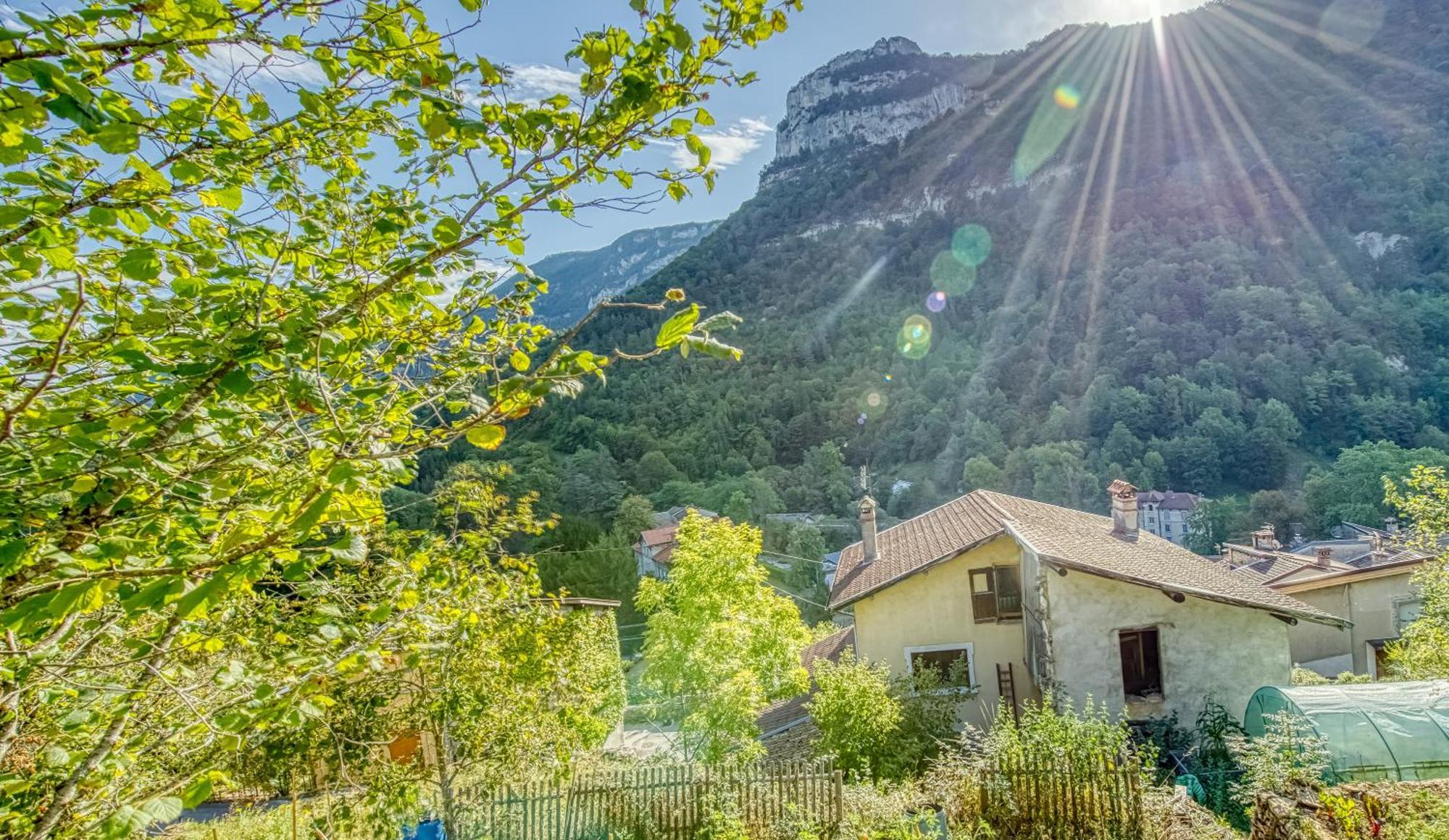 Laura Happy Guest House Tenay Экстерьер фото